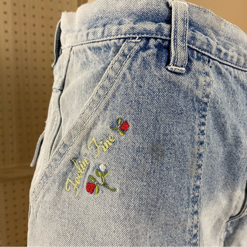 Vintage 90s Mickey Mouse Disney Light Wash Denim High Rise Mom Shorts Be… - Picture 7 of 16